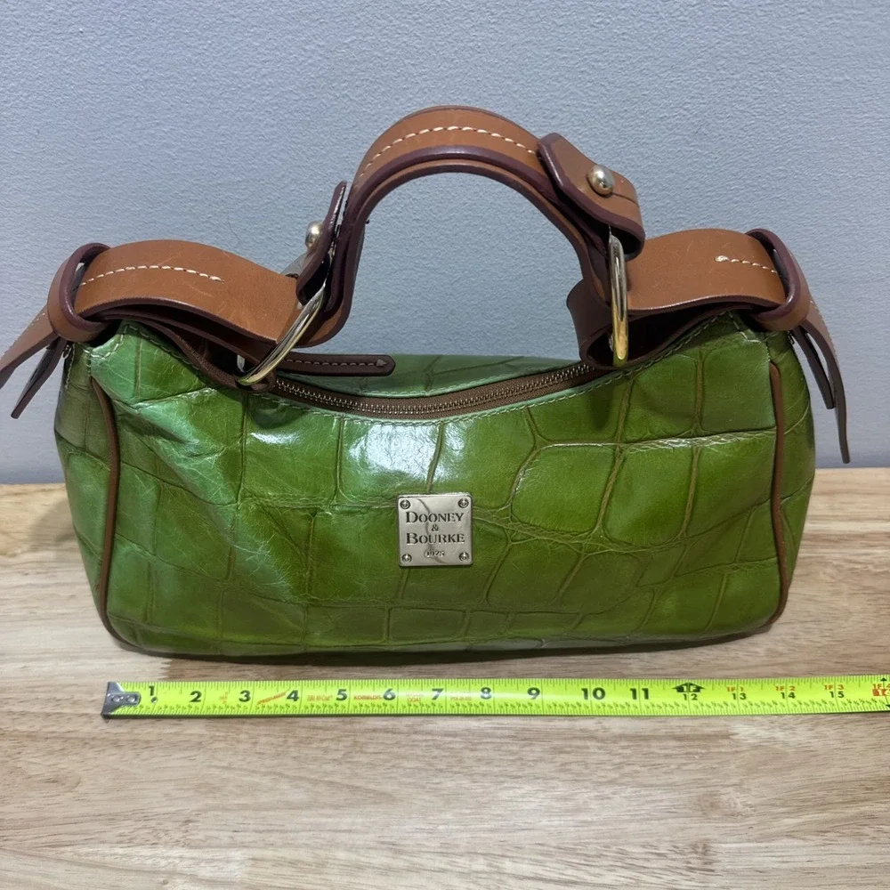 Vintage Dooney & Bourke Green Crocodile Embossed Medium Hobo Bag Purse J599095
